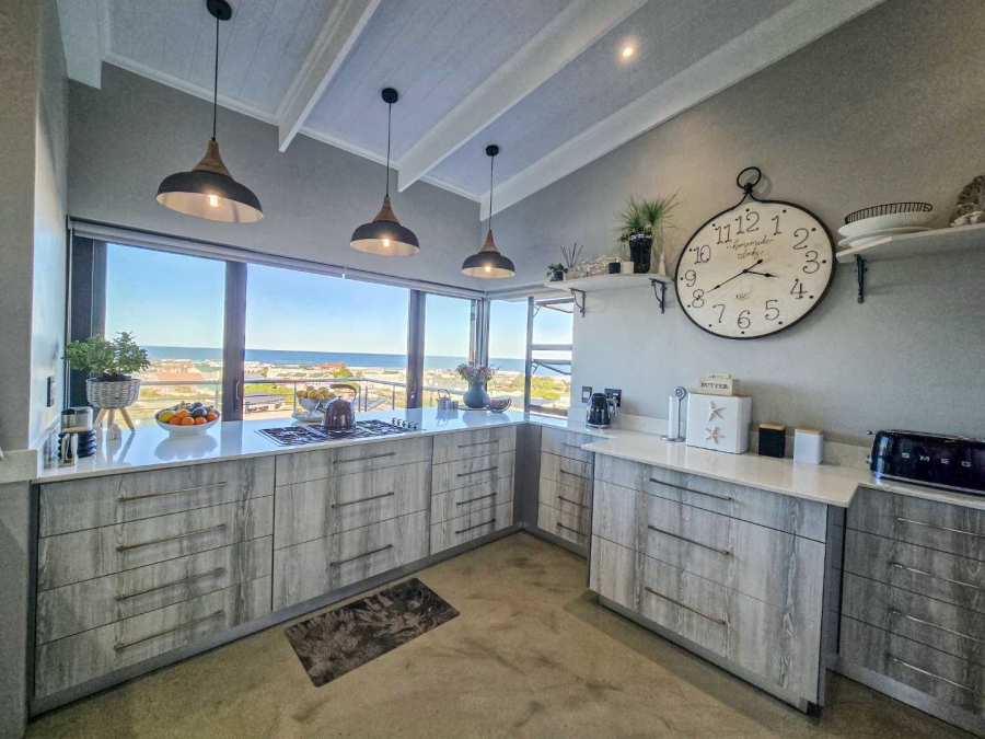 2 Bedroom Property for Sale in Stilbaai Oos Western Cape